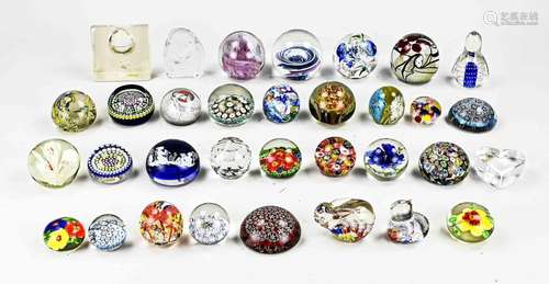 Lot of paperweight (approx. 33 pcs.)