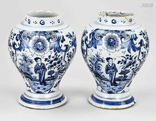 Two 18th century Delft vases, H 22 cm.