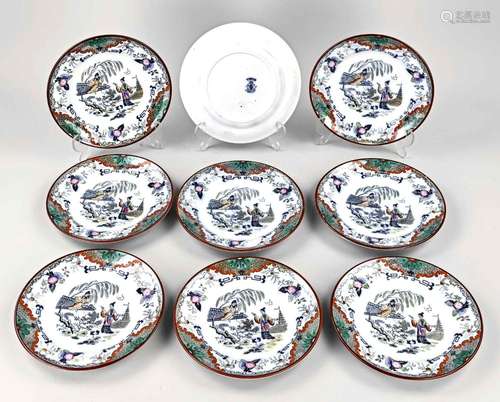 Lot of antique Petrus Regout Maastricht plates Ø 21 cm.