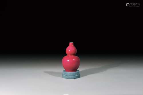 清中期 胭脂红釉小葫芦瓶