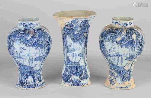 Three 18th century Delft vases set, H 21 - 22 cm.