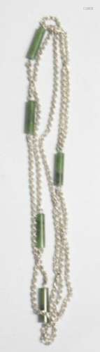 Halskette mit grünen Stäbchen,Modeschmuck