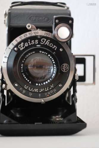 Zeiss-Ikon Kamera mit Lederetui