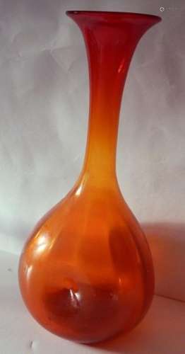 Bauchige Blumenvase,orange/rotes Glas mit Einbuchtungen,1970...