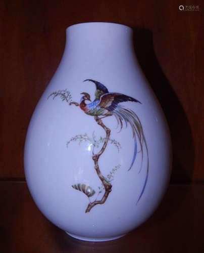 Bauchige Blumenvase mit Paradiesvogel-Dekor,Kaiser Porzellan...