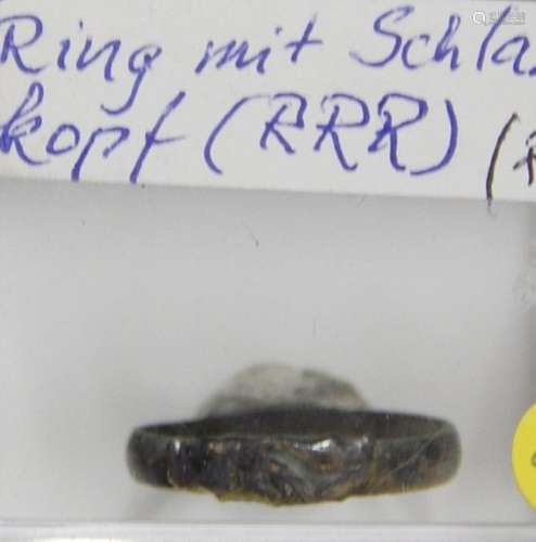Römischer Ring mit Schlangenkopf
