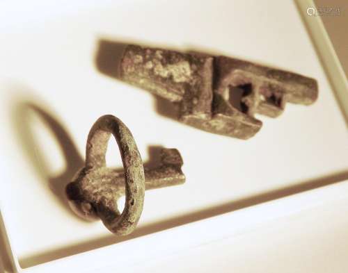 Römischer Ringschlüssel und Schubriegel,Bronze