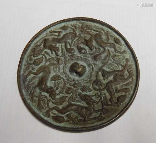 Spiegel,Bronze mit figürlichen Halbreliefs,Durchmesser 11,8c...