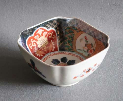 Kleine,tiefe Imari Schale,Japan,20.Jahrhundert,ca.11x11,5cm