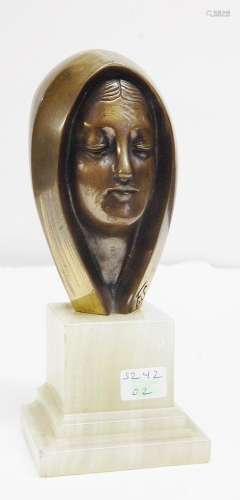 Skulptur "Frau mit Schleier"