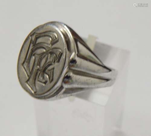 Herrenring mit Initiale "F",835er Silber