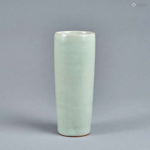 A Ge Kiln tall cup, Song dynasty