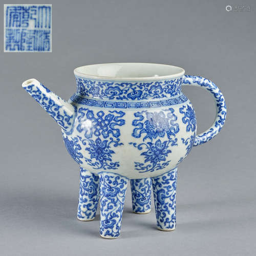 A blue and white pot without cover,Qing dynasty,Qianlong