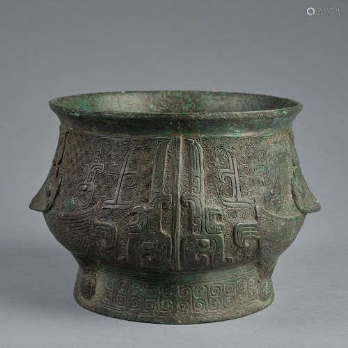 An bronze ritual food vessel, gui ,Western Zhou dynasty