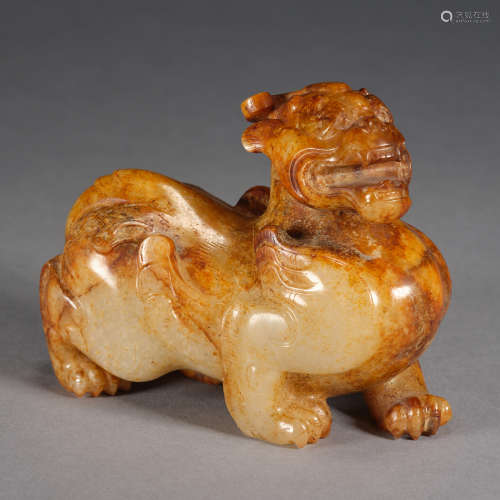A jade carving of auspicious beast, Qing Dynasty