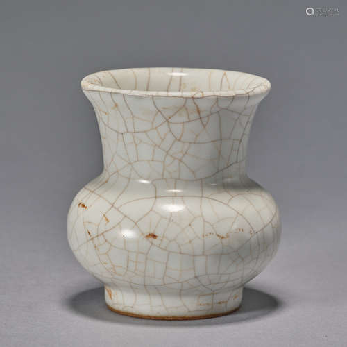 A Guan kiln vase,Song dynasty