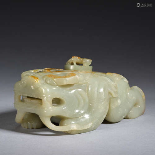 A jade beast vase,Qing dynasty