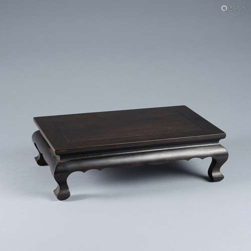 A small Chinese rosewood table,Qing dynasty