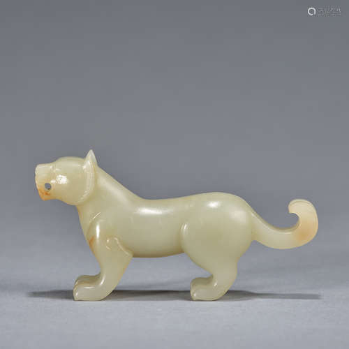 A separable jade tiger-shaped tally issued to generals as im...