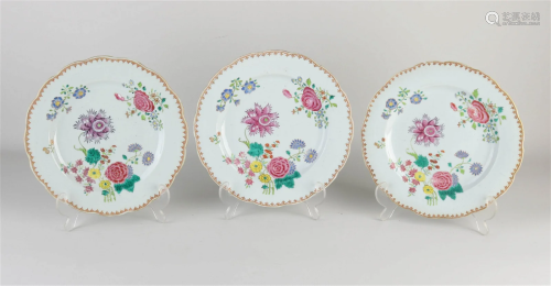 Three 18th century Chinese plates Ã˜ 22.5 cm.