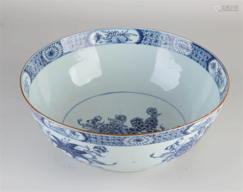 Chinese gueng lung bowl Ã˜ 29.2 cm.
