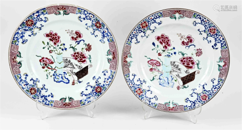 Two 18th century Chinese plates Ã˜ 28 cm.