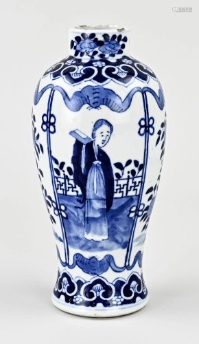 Chinese vase, H 18.5 cm.