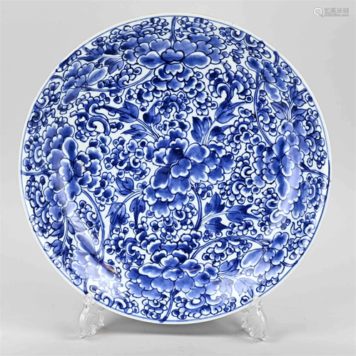 Large 17th - 18th century Chinese Kang Xi dish, Ã˜ 36.3 cm.