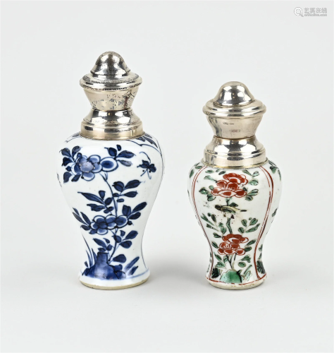 Two 18th century Chinese vases with silver caps, H 12 cm.