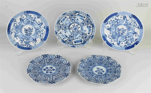 Five Chinese plates Ã˜ 20 - 21 cm.