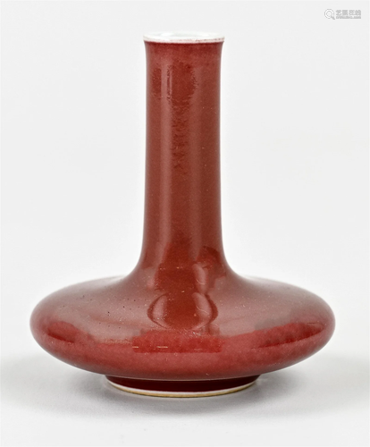 Chinese pipe vase, H 7.5 cm.