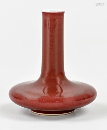 Chinese pipe vase, H 7.5 cm.