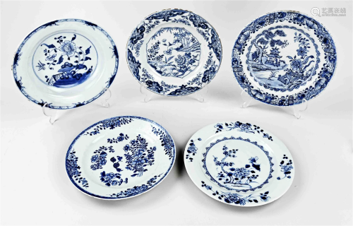 Five 18th century Chinese plates Ã˜ 23 - 24 cm.