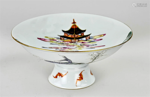 Chinese bowl on foot Ã˜ 17.6 cm.