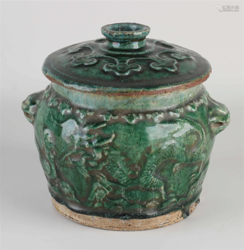 15th century Chinese Huau lidded pot Ã˜ 17 cm.