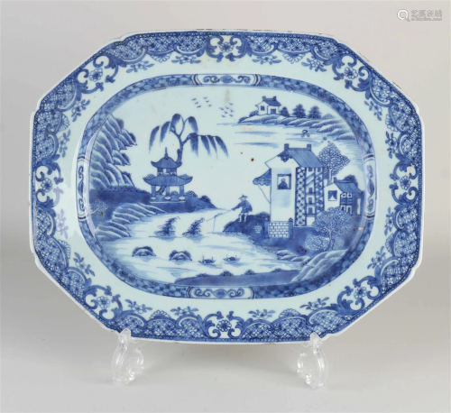 18th century Chinese porcelain meat dish, 37 x 29.5 cm.