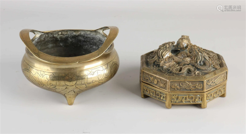 Two parts Chinese bronze