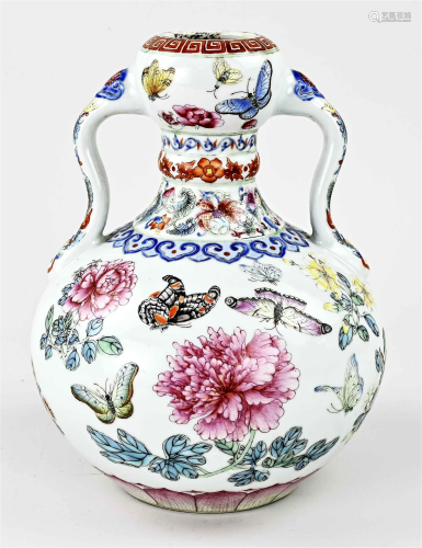 Chinese Family Rose vase, H 24.5 cm.