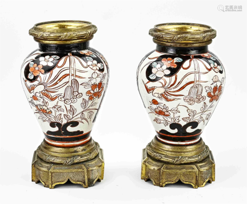 Two antique Japanese vases, H 28 cm.