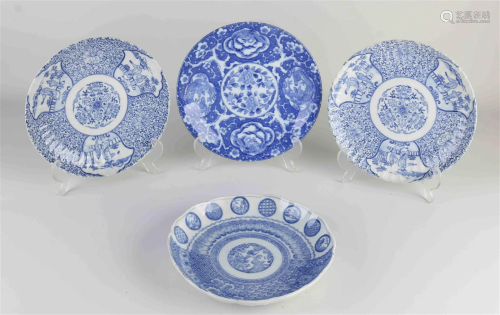 Four antique Japanese plates Ã˜ 21 -22 cm.