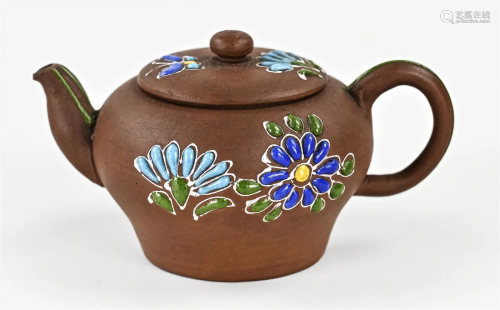 Antique Chinese teapot Ã˜ 6 cm.
