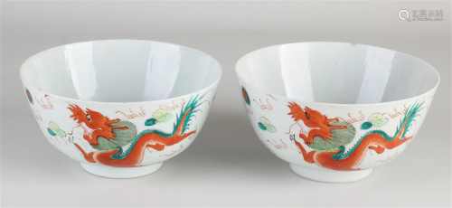 Two large Chinese bowls Ã˜ 16 cm.