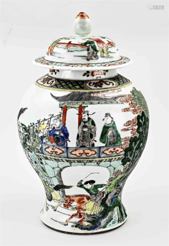 Chinese Familie Verte vase with lid, H 42 cm.