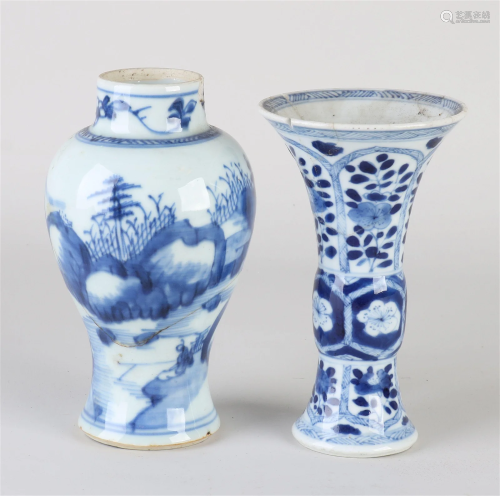 Two 18th century Chinese vases, H 13 - 15 cm.