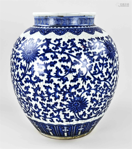 Chinese vase Ã˜ 31 cm.
