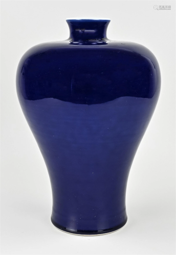 Chinese Meiping vase, H 34 cm.
