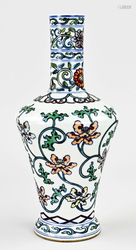 Chinese Ducai vase, H 24.5 cm.