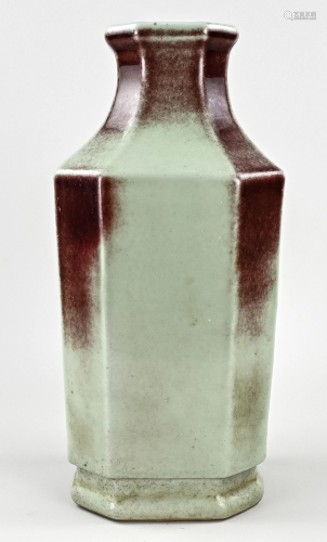 Chinese celadon vase, 33 cm.