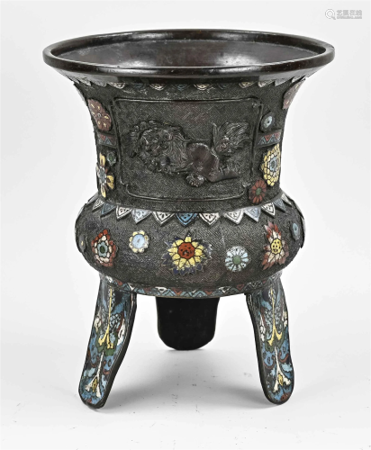 Antique Japanese incense burner Ã˜ 21 cm.