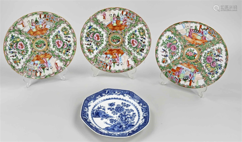 Four antique Chinese plates Ã˜ 22 - 24.5 cm.